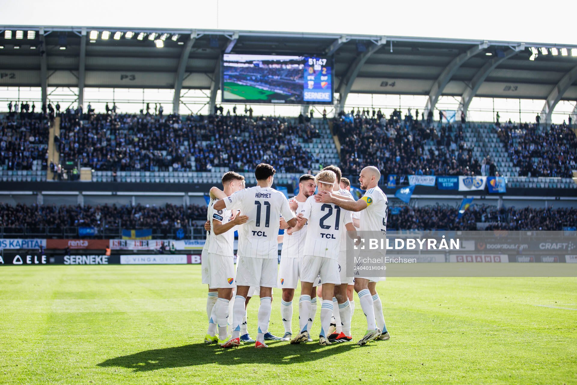 Djurgårdens Lucas Bergvall jublar med lagkamrater