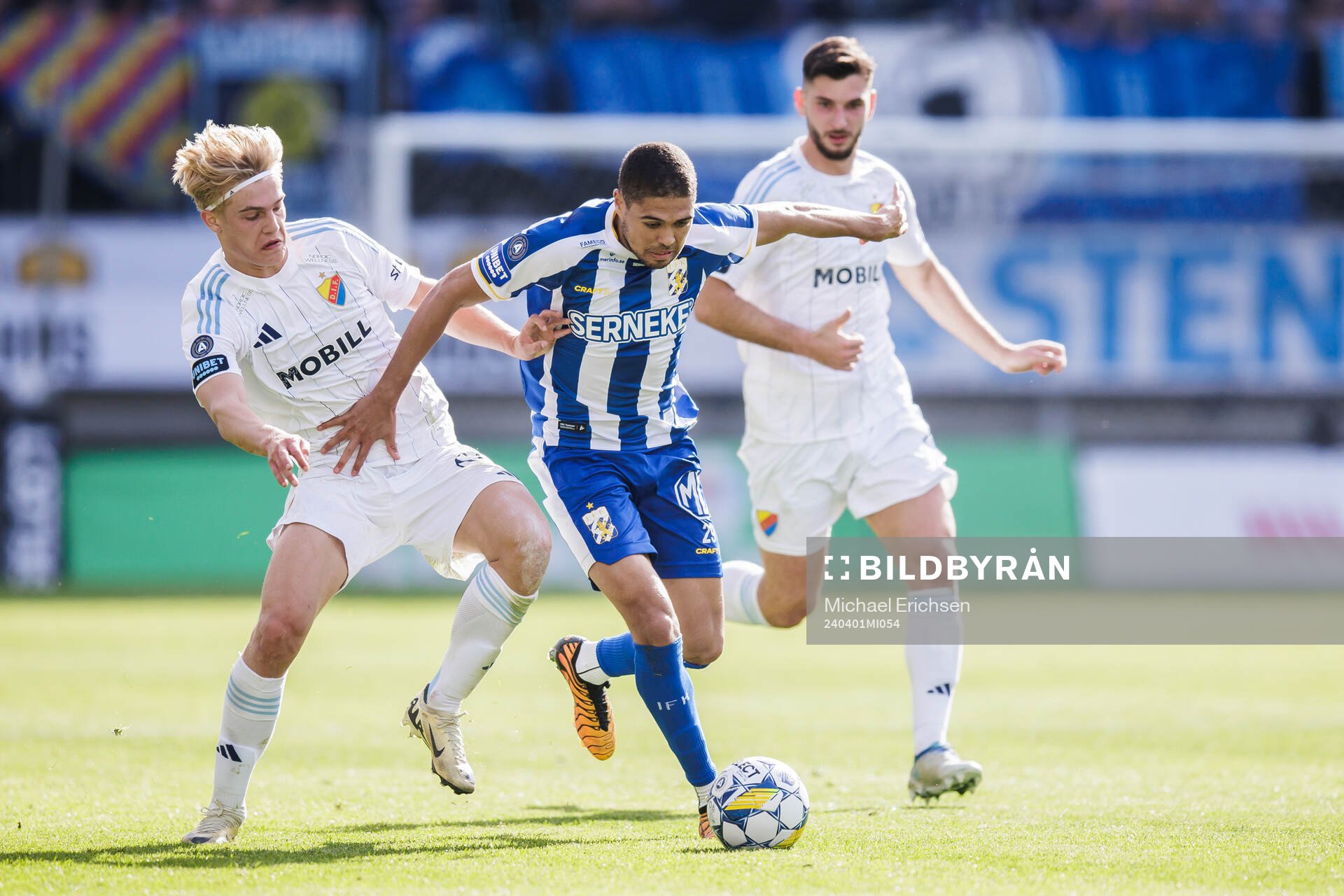 Djurgårdens Lucas Bergvall och IFK Göteborgs Thomas Santos