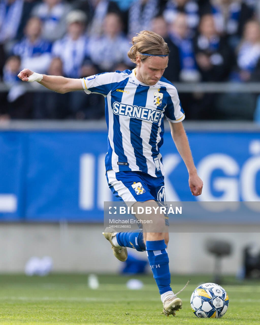 IFK Göteborgs Oscar Pettersson under fotbollsmatchen i Allsvenskan mellan IFK Göteborg och Djurgården den 1 april 2024 i Göteborg. 