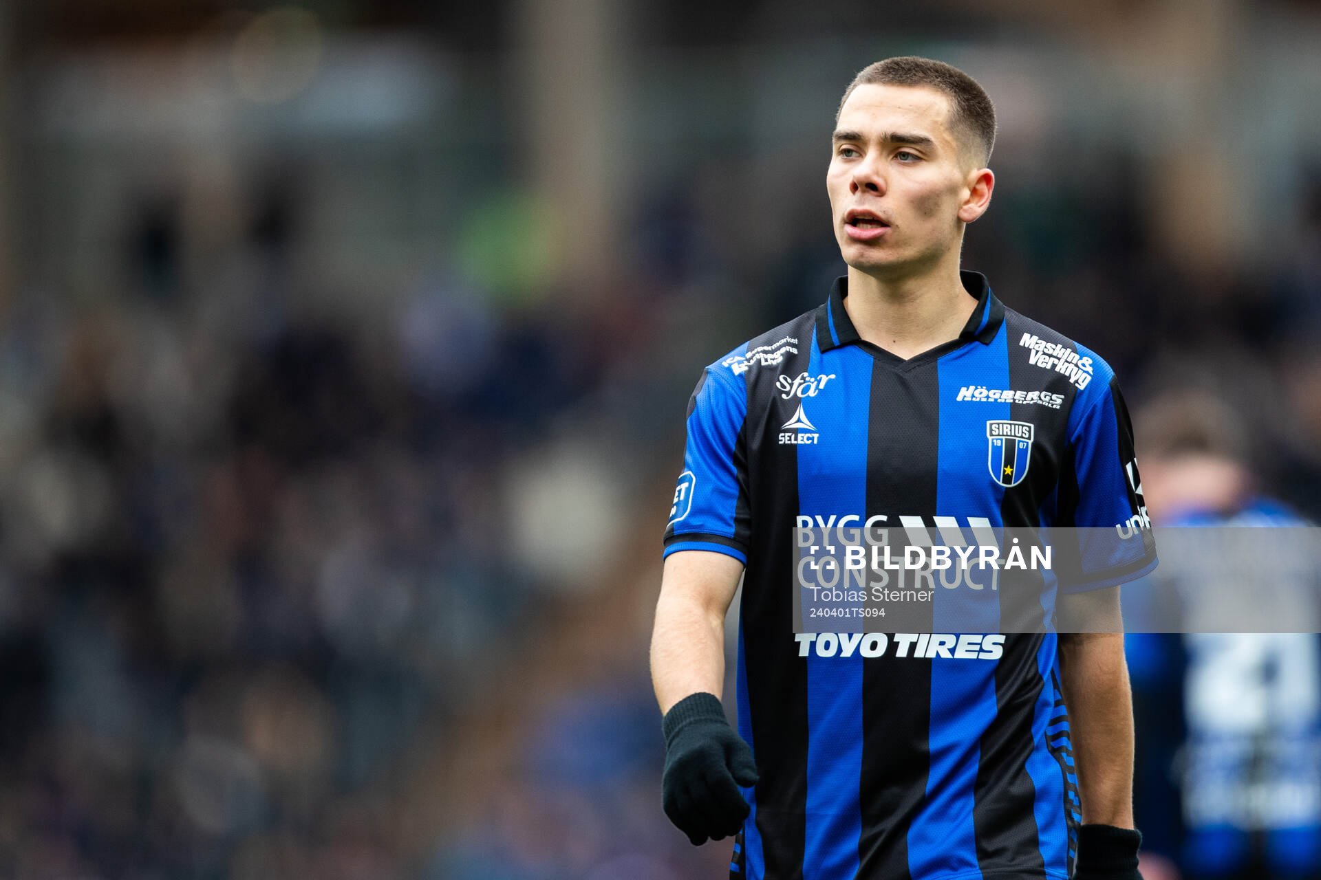 Sirius Leo Walta under fotbollsmatchen i Allsvenskan mellan Sirius och Halmstad den 1 april 2024 i Uppsala. 