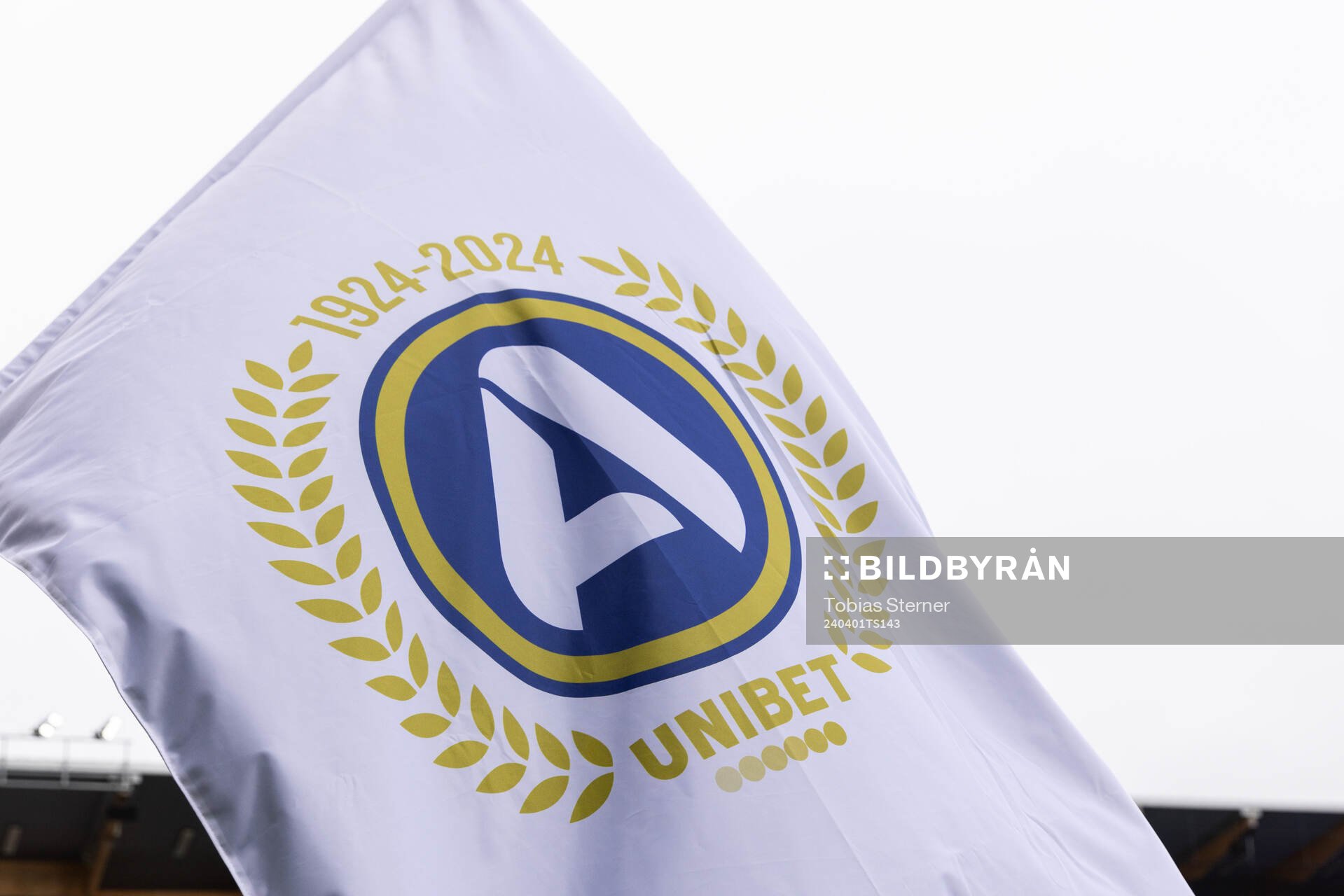 Flagga med Allsvenskans logga inför fotbollsmatchen i Allsvenskan mellan Sirius och Halmstad den 1 april 2024 i Uppsala. 