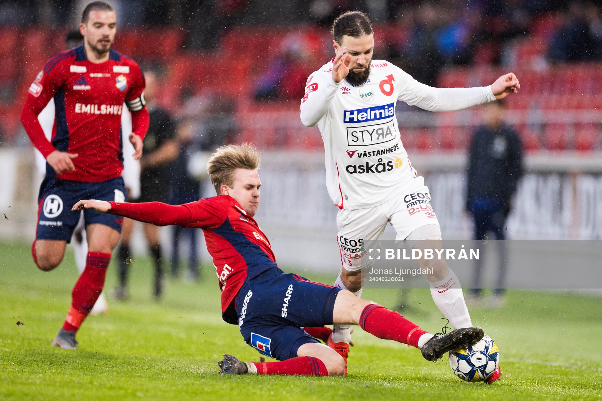 Östers Adam Herdonsson och Degerfors Abdelkarim Mammar