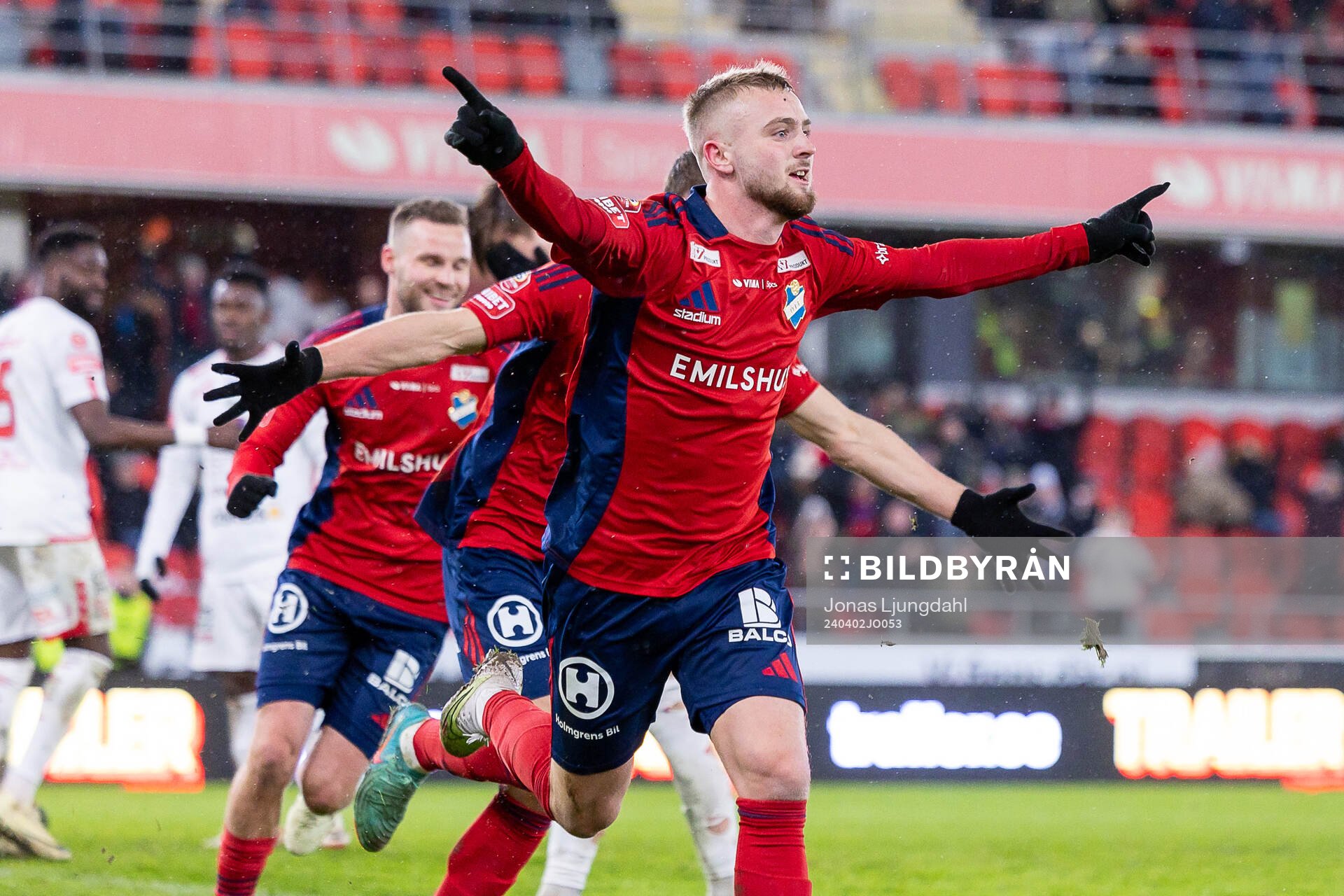 Östers Chriss-Albin Mörfelt jublar