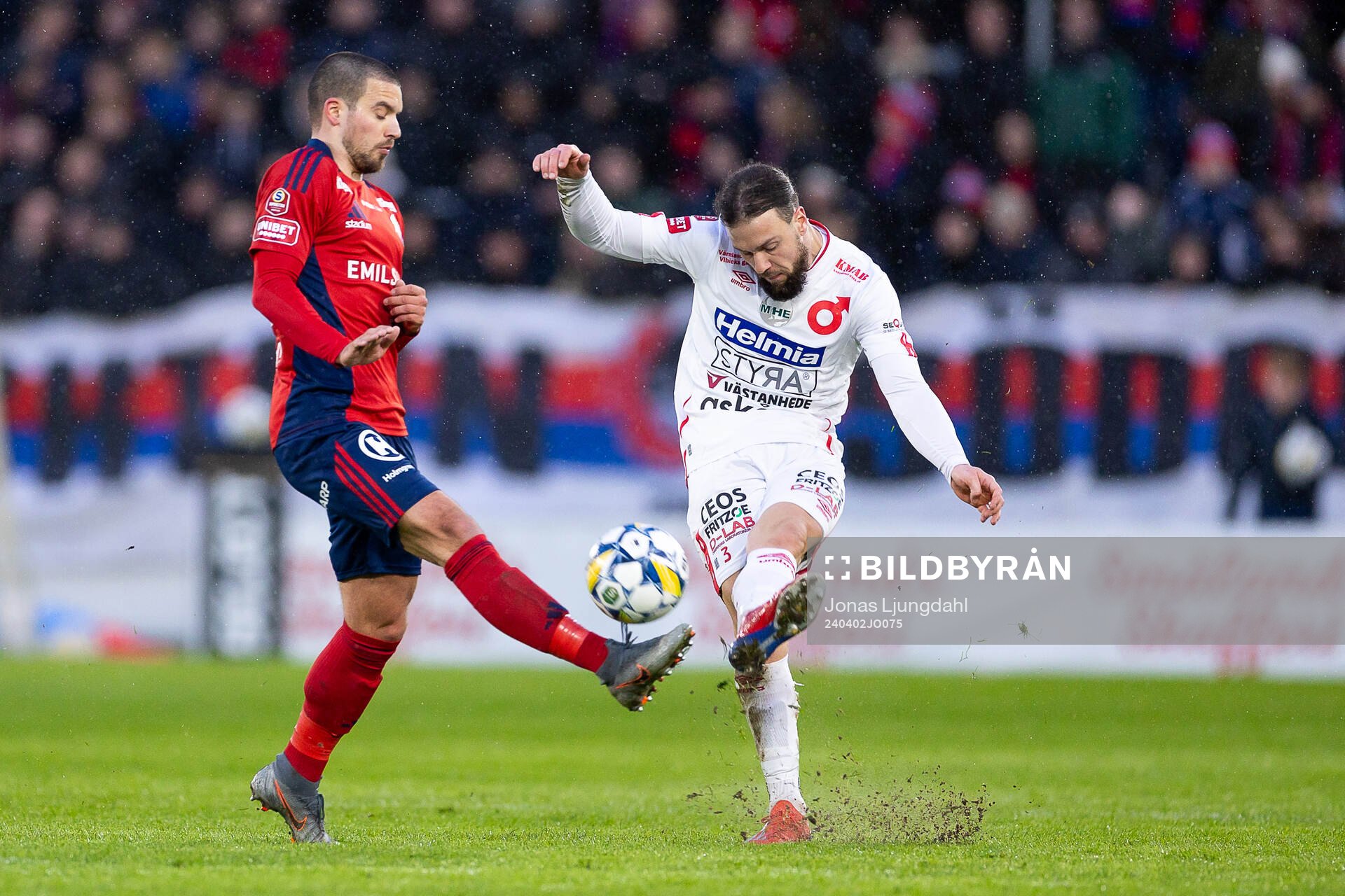 Östers Vladimir Rodic och Degerfors Abdelkarim Mammar