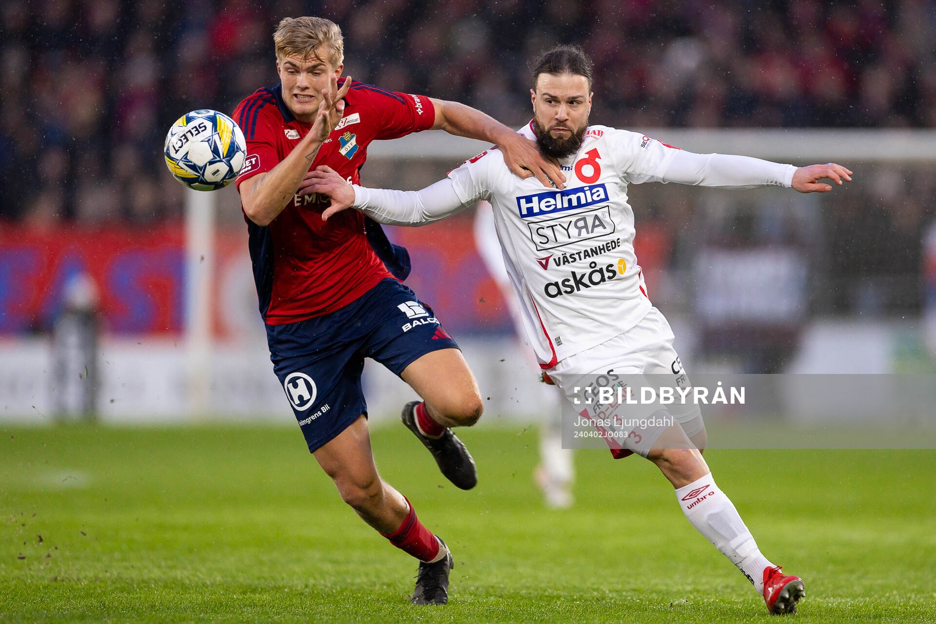 Östers Mattis Adolfsson och Degerfors Abdelkarim Mammar