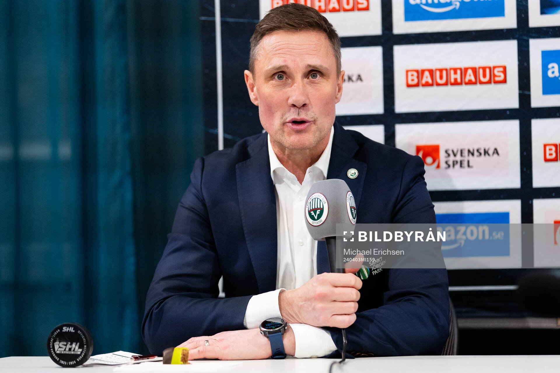 Frölundas tränare Roger Rönnberg  på presskonferensen