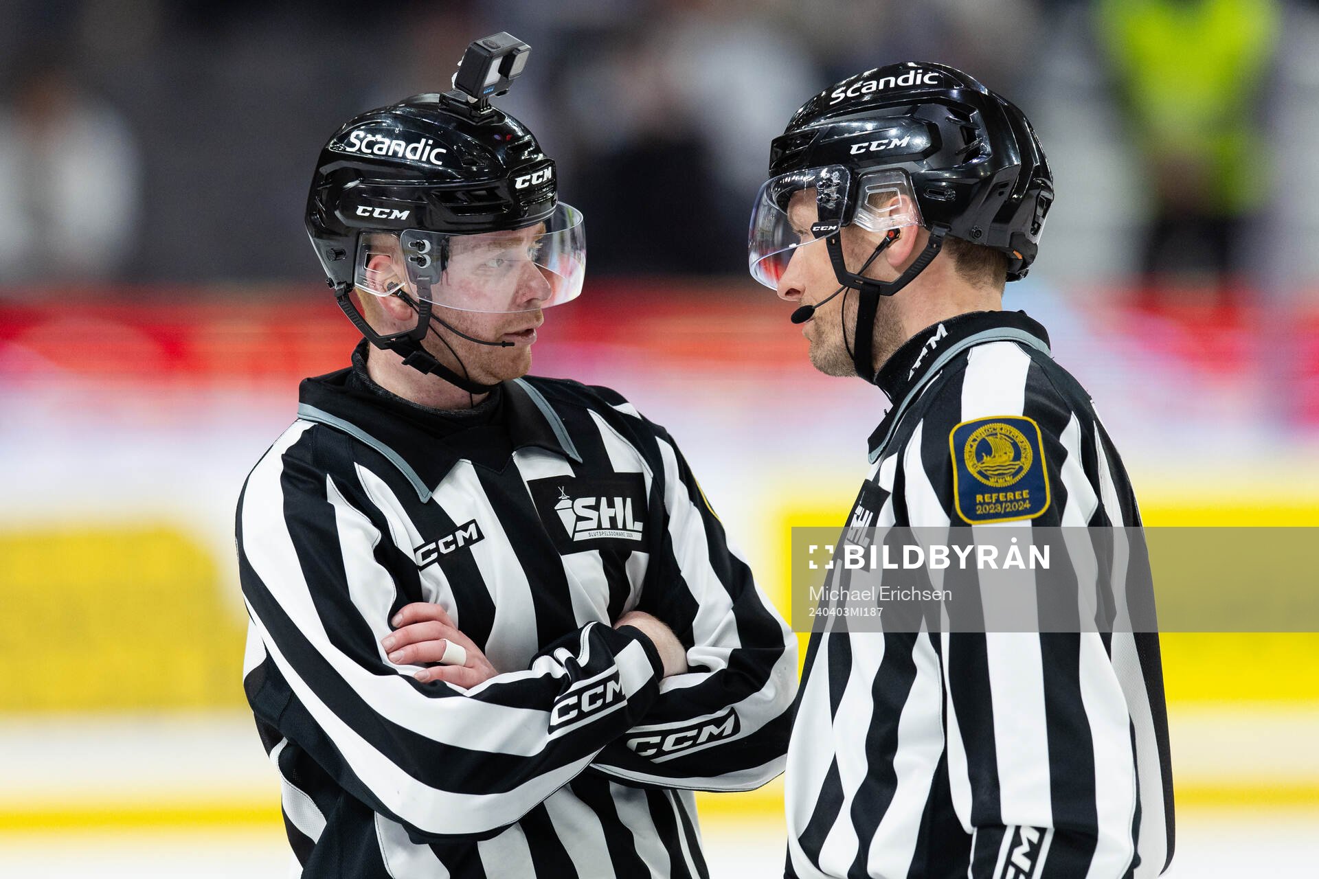 Linjedomare Anders Nyqvist och linjedomare Örjan Åhlén