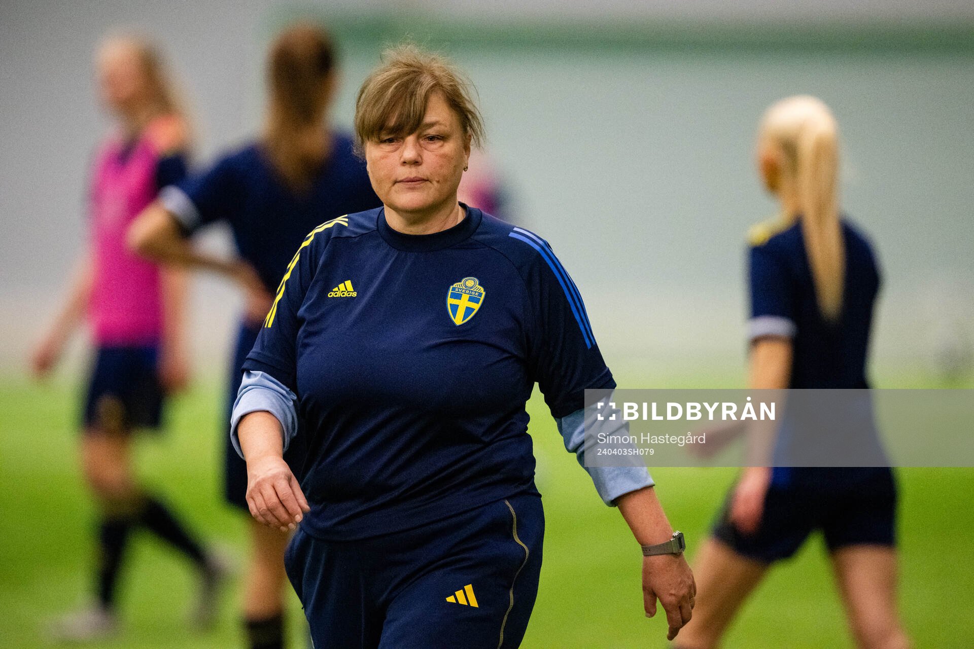 Marie Svensson, tränare under en träning med det svenska F18-landslaget i fotboll den 3 april 2024 i Stockholm. 