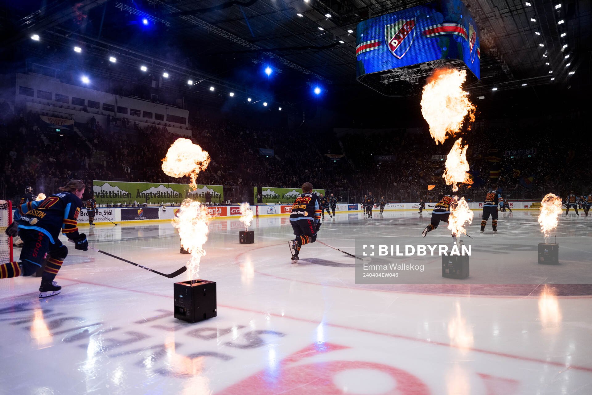 Djurgårdens spelare gör entré