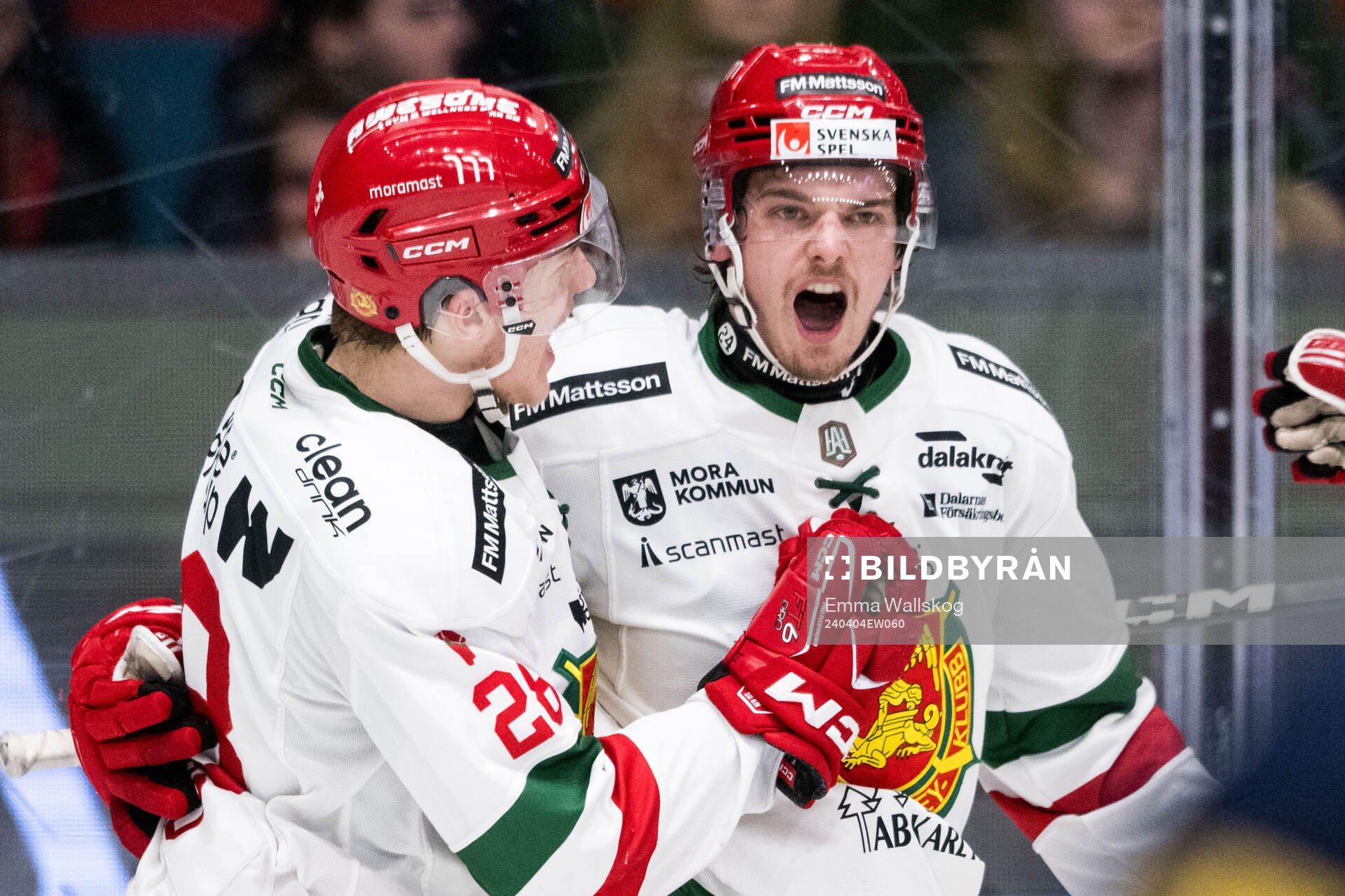 Moras Michael Brandsegg-Nygård och Chad Yetman jublar