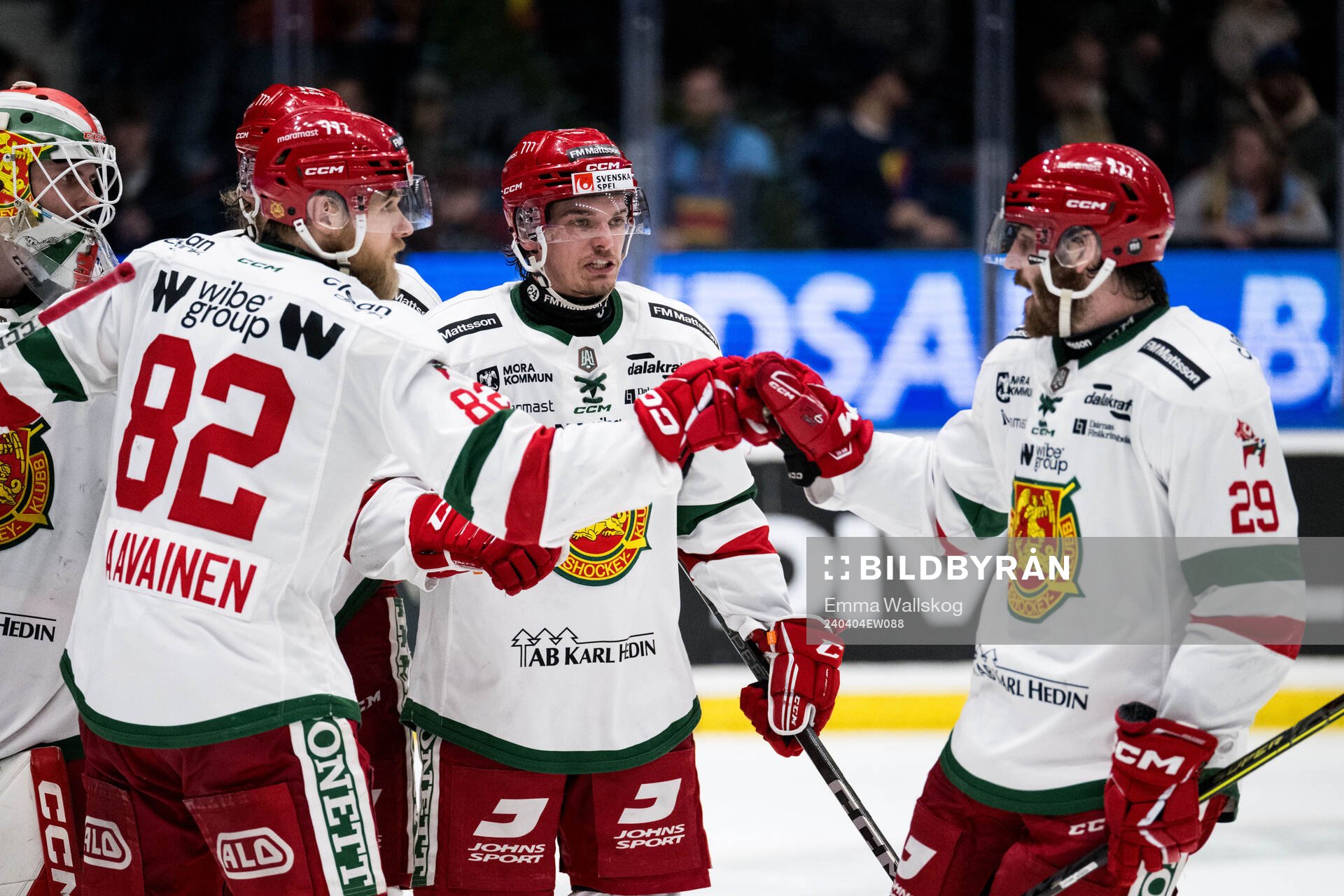 Moras Roope Laavainen och Johan Persson jublar