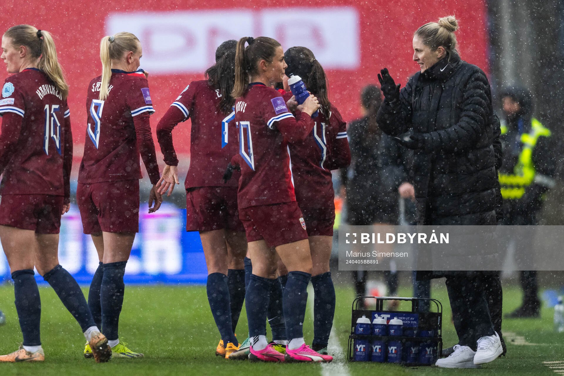 Emilie Bosshard Haavi and Gemma Grainger, head coach of