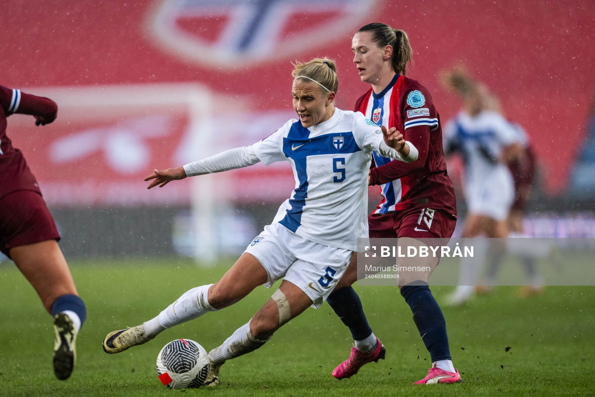 Emma Koivisto of Finland and Elisabeth Terland of Norway