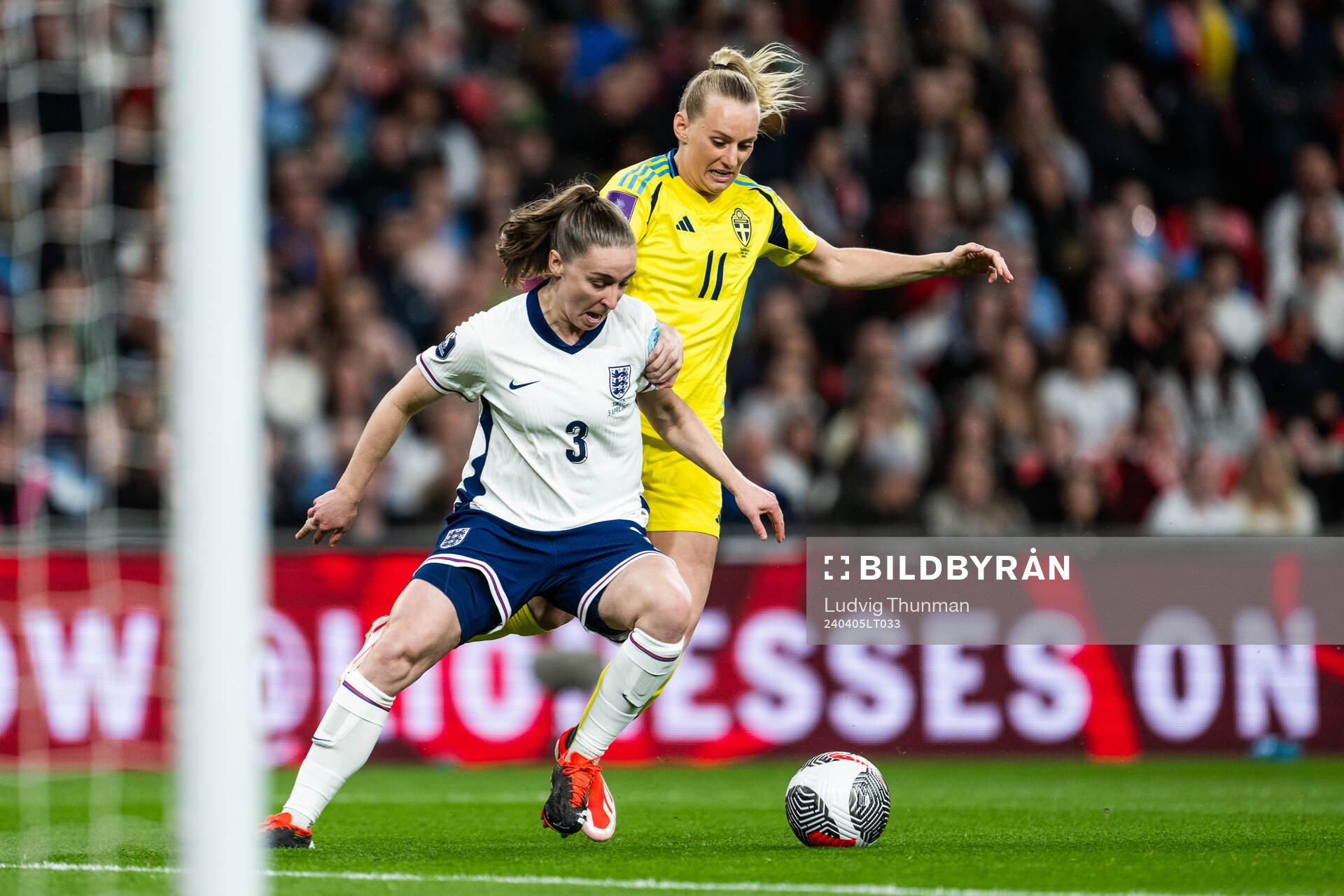 Niamh Charles of England and Stina Blackstenius of Sweden
