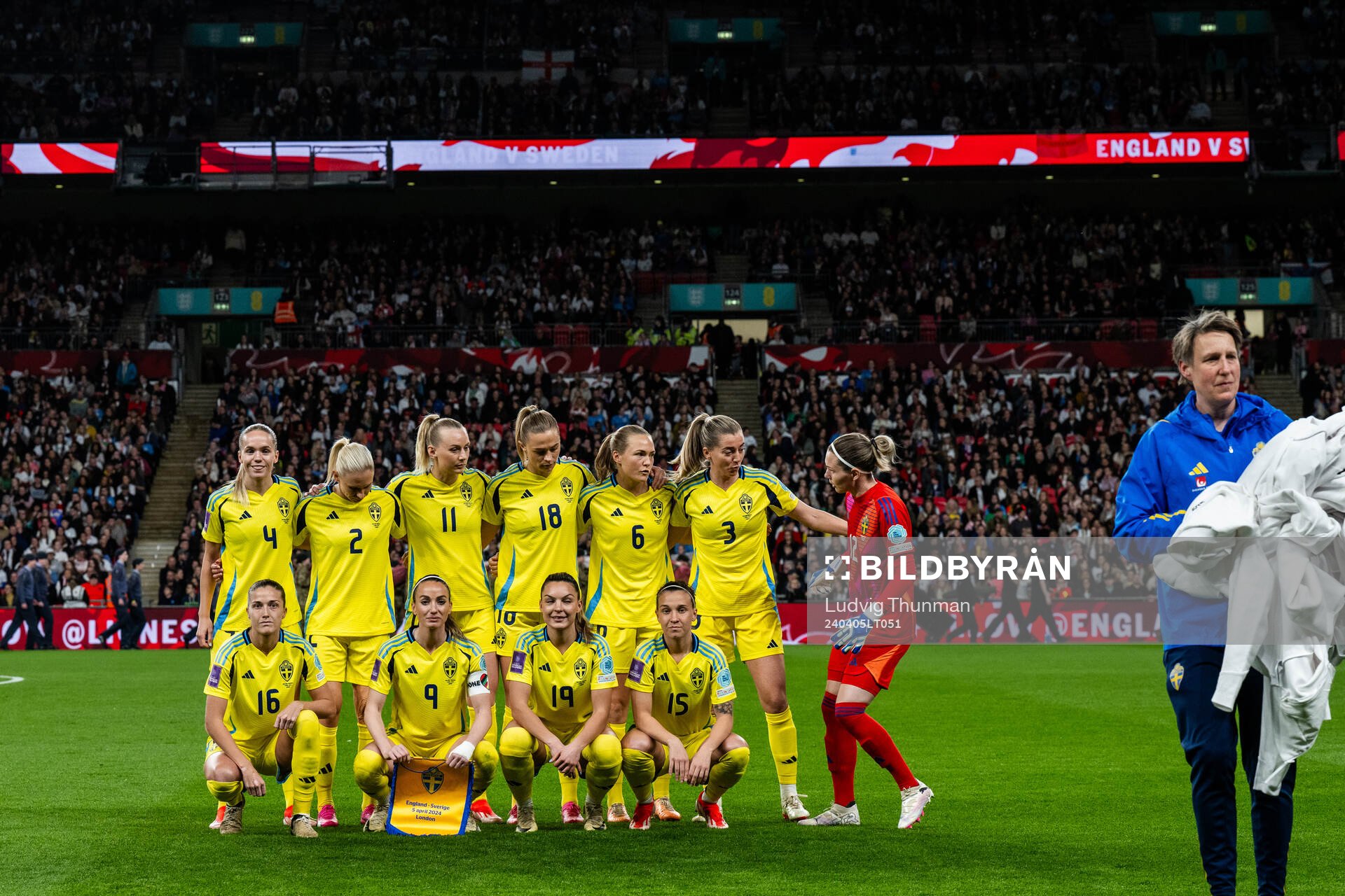The starting eleven of Sweden pose for a photo ahead of the UEFA Women's Euro Qualifier football match between England and Sweden on April 5, 2024 in London. Top row from the left: Hanna Lundkvist, Jonna Andersson, Stina Blackstenius, Fridolina Rolfö, Magdalena Eriksson and Linda Sembrant, Bottom row from the left: Filippa Angeldahl, Kosovare Asllani, Johanna Rytting Kaneryd, Julia Zigiotti Olme and goalkeeper Jennifer Falk.