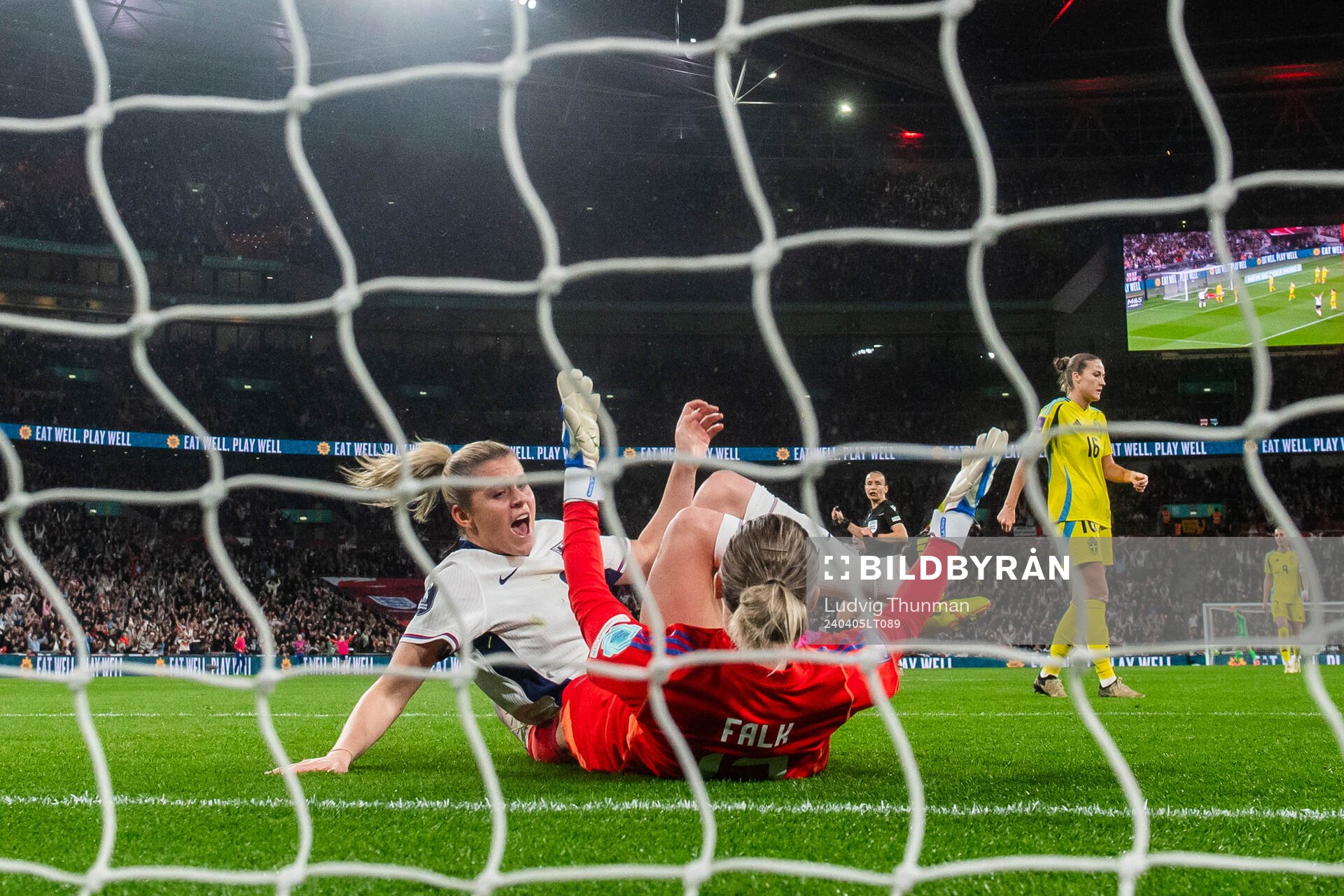 Alessia Russo of England celebrates