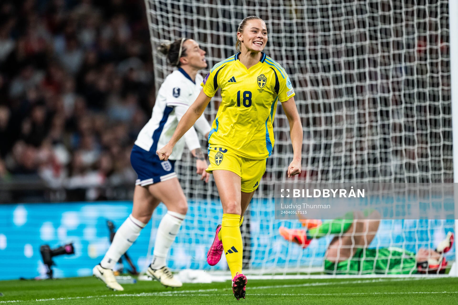 Fridolina Rolfö of Sweden celebrates