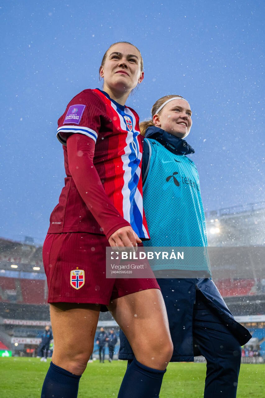 Marthine Østenstad and Signe Gaupset of Norway