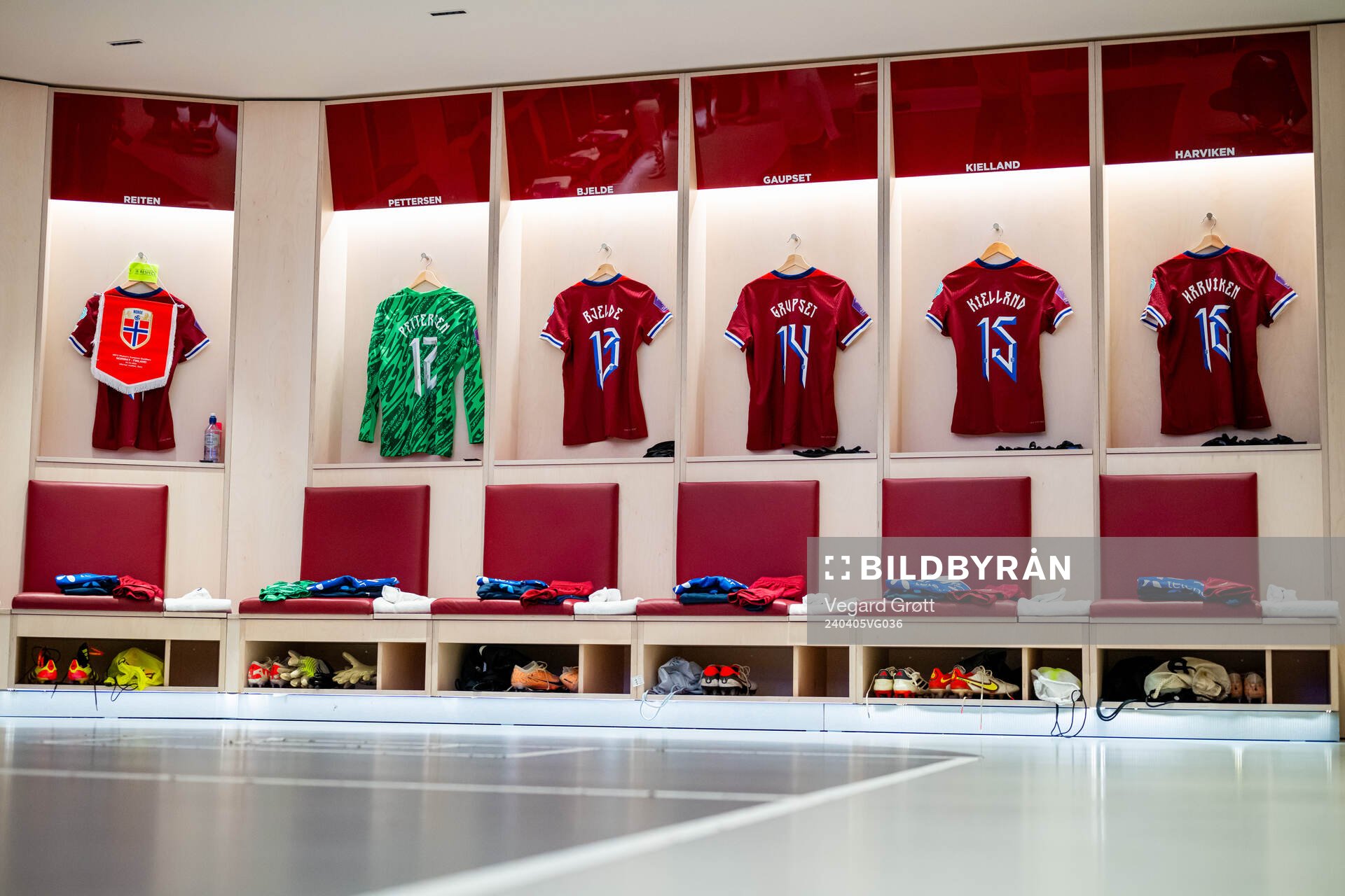The kits of goalkeeper Guro Pettersen, Thea Bjelde, Signe