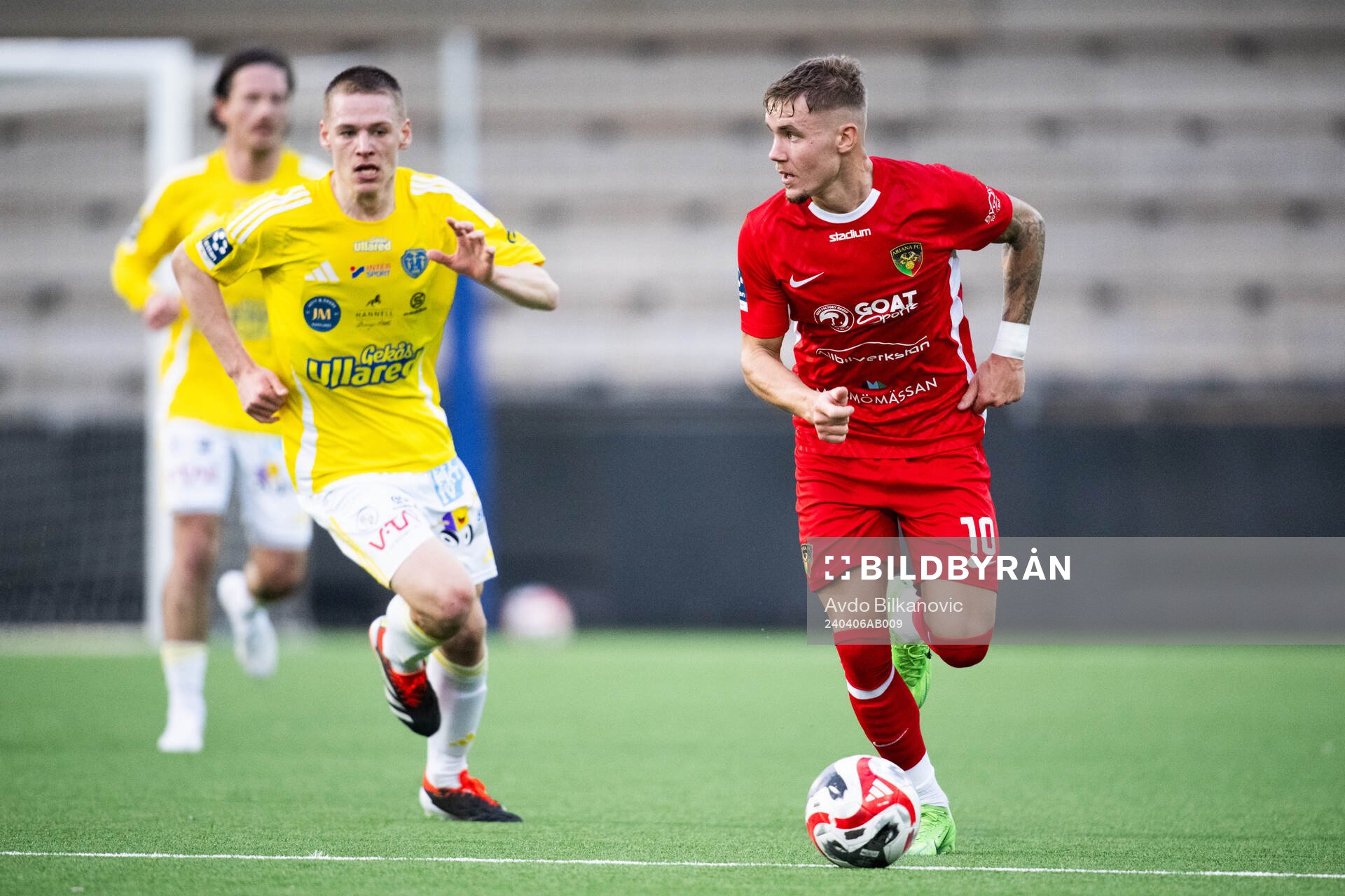 Ariana FCs Anton Reuterskiöld under fotbollsmatchen i Division 1 Södra mellan Ariana FC och Falkenbergs FF den 6 april 2024 i Malmö.