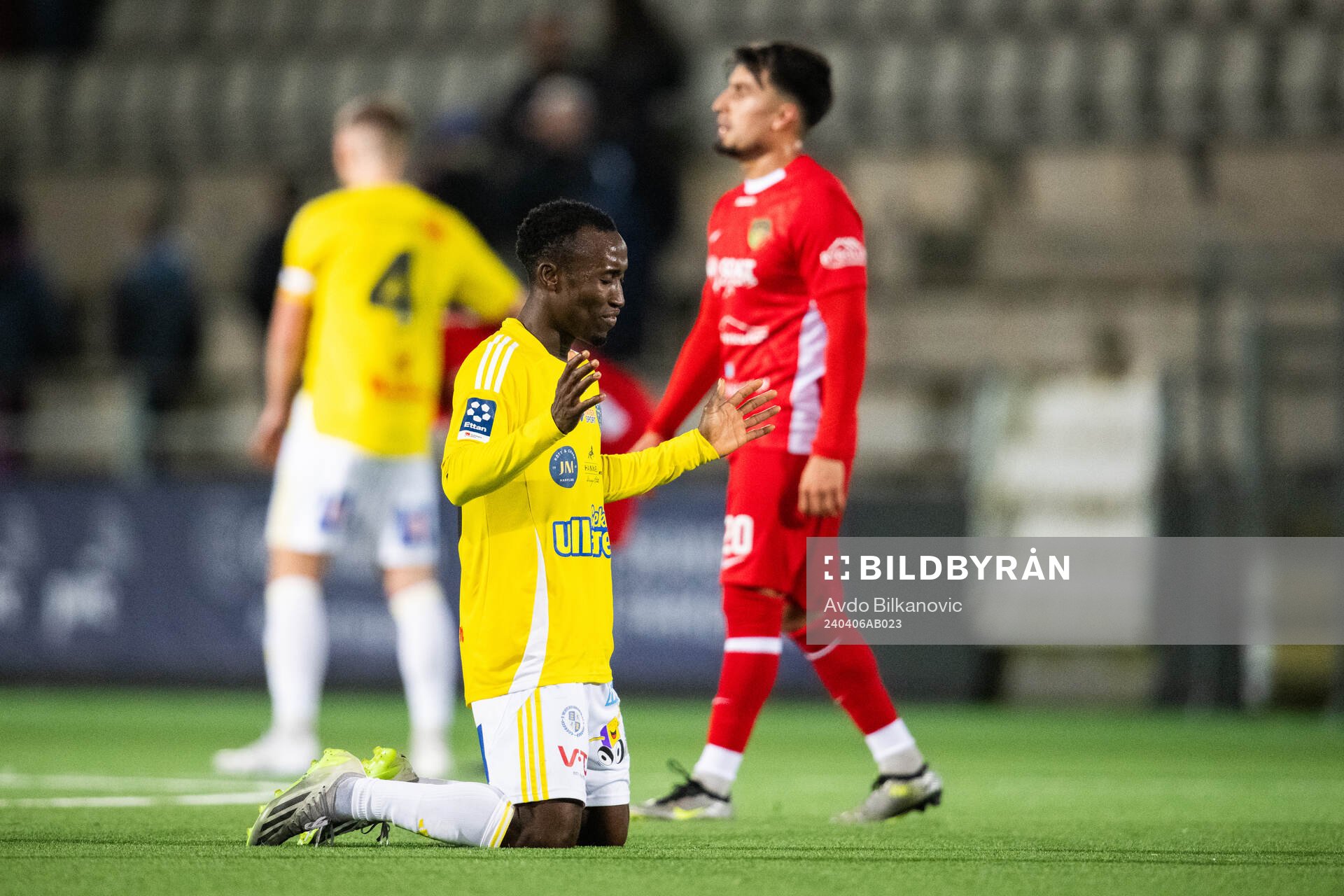 Falkenbergs FFs Wanbe Godwin Aguda jublar