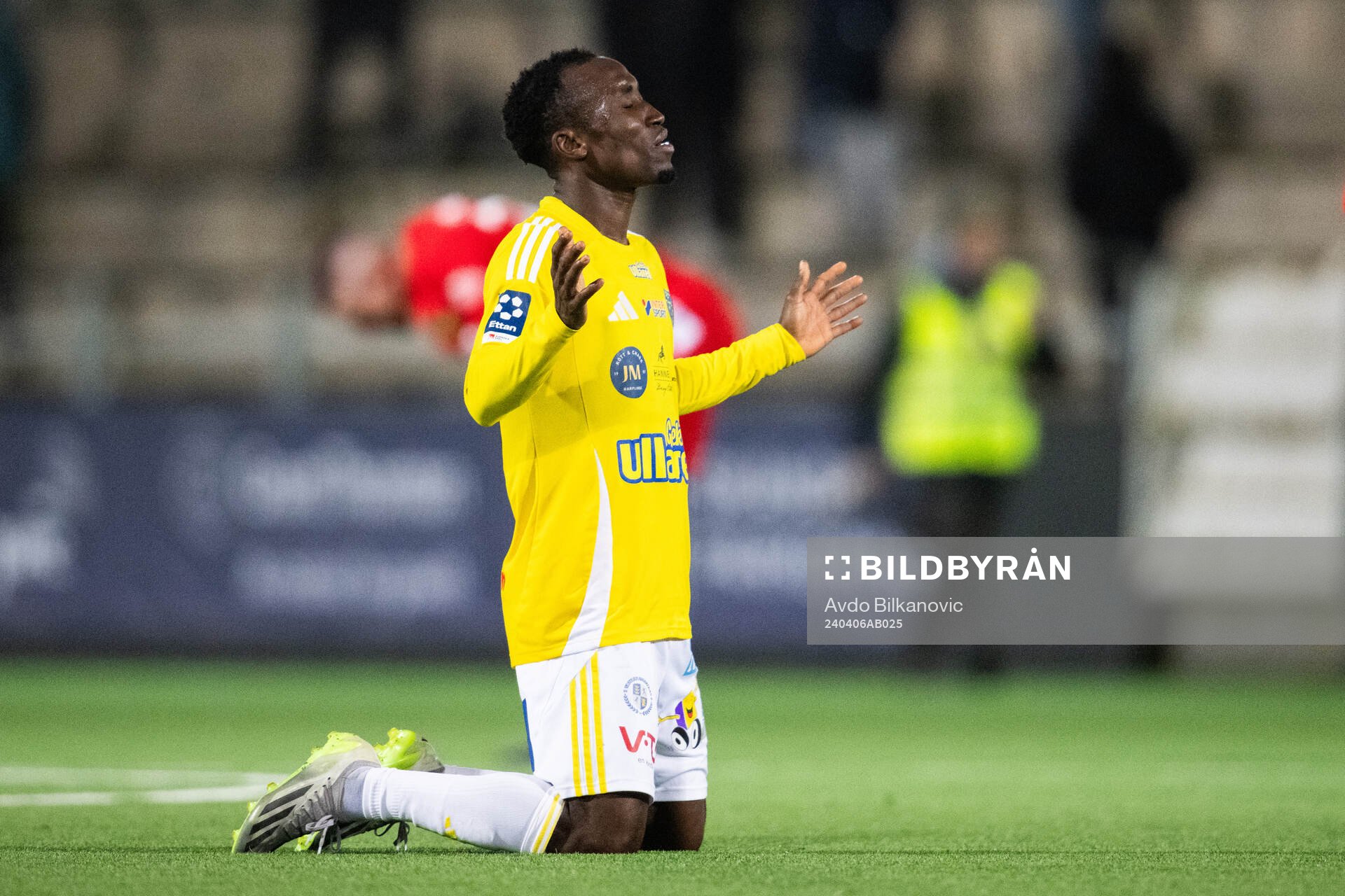 Falkenbergs FFs Wanbe Godwin Aguda jublar
