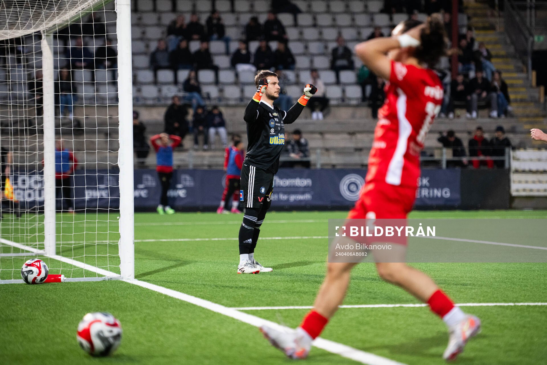 Falkenbergs FFs målvakt Anton Andersson jublar