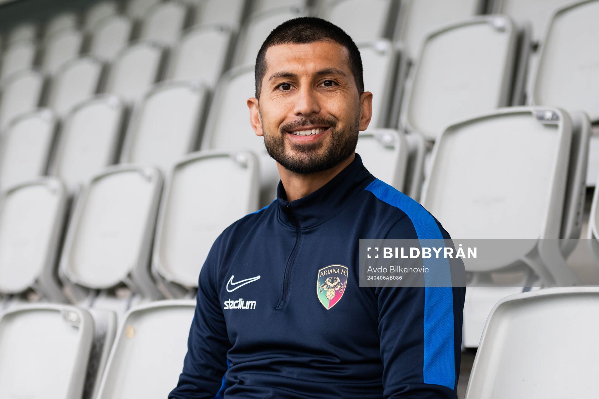 Ariana FCs sportchef Omid Hushmand under fotbollsmatchen i Division 1 Södra mellan Ariana FC och Falkenbergs FF den 6 april 2024 i Malmö.