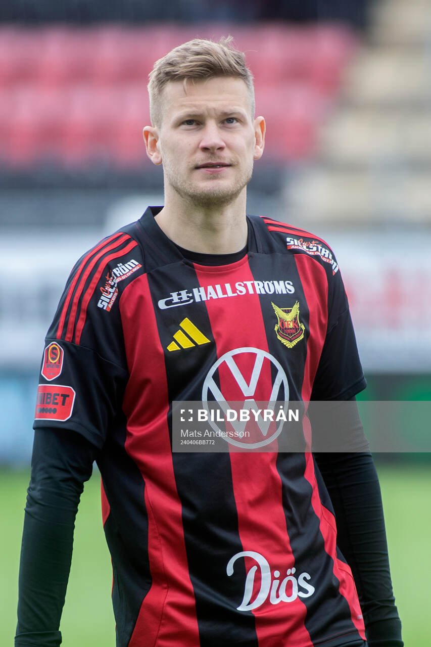 Östersunds Kevin Jablinski innan fotbollsmatchen i