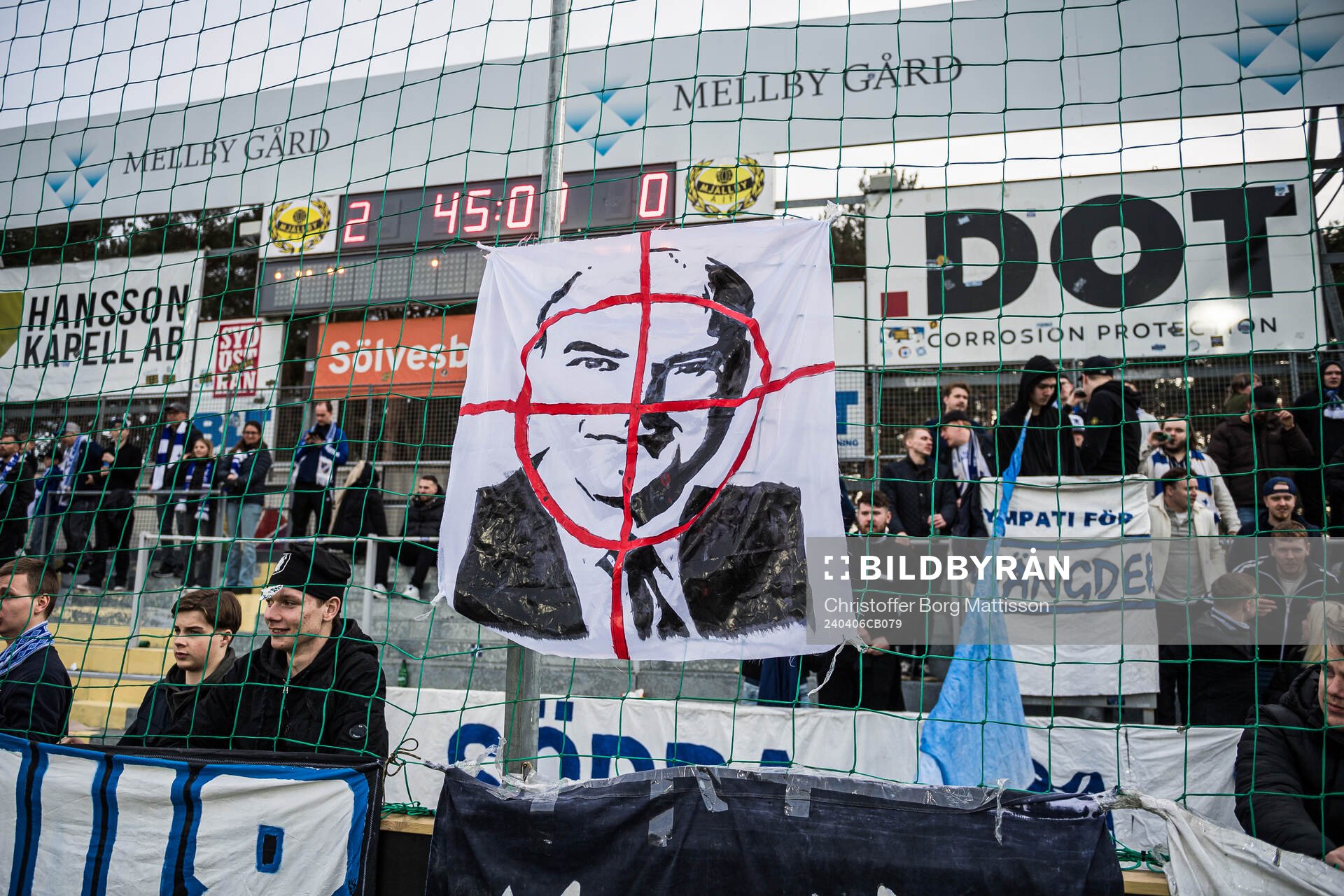 En banderoll föreställande Svenska fotbollförbundets