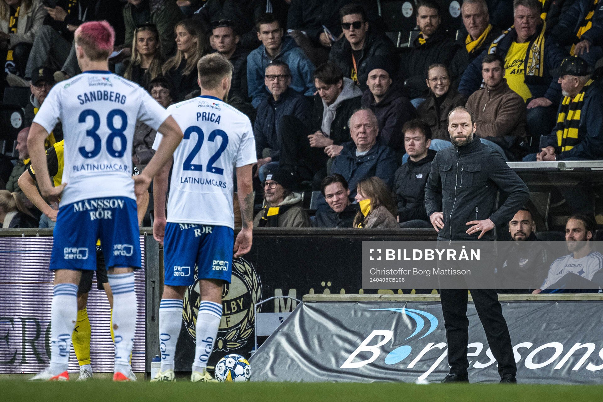 IFK Norrköpings tränare Andreas Alm deppar