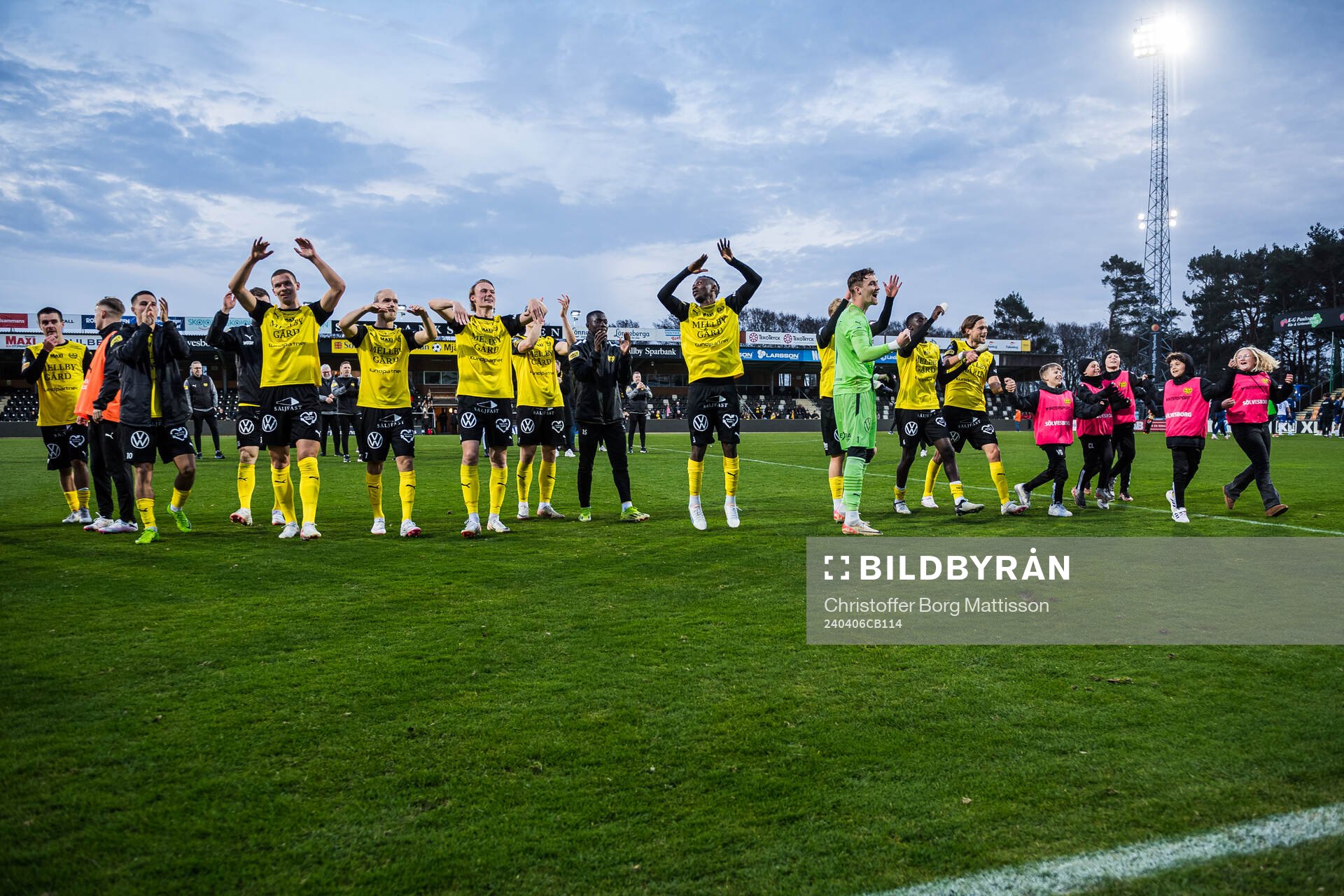 Mjällbys spelare jublar
