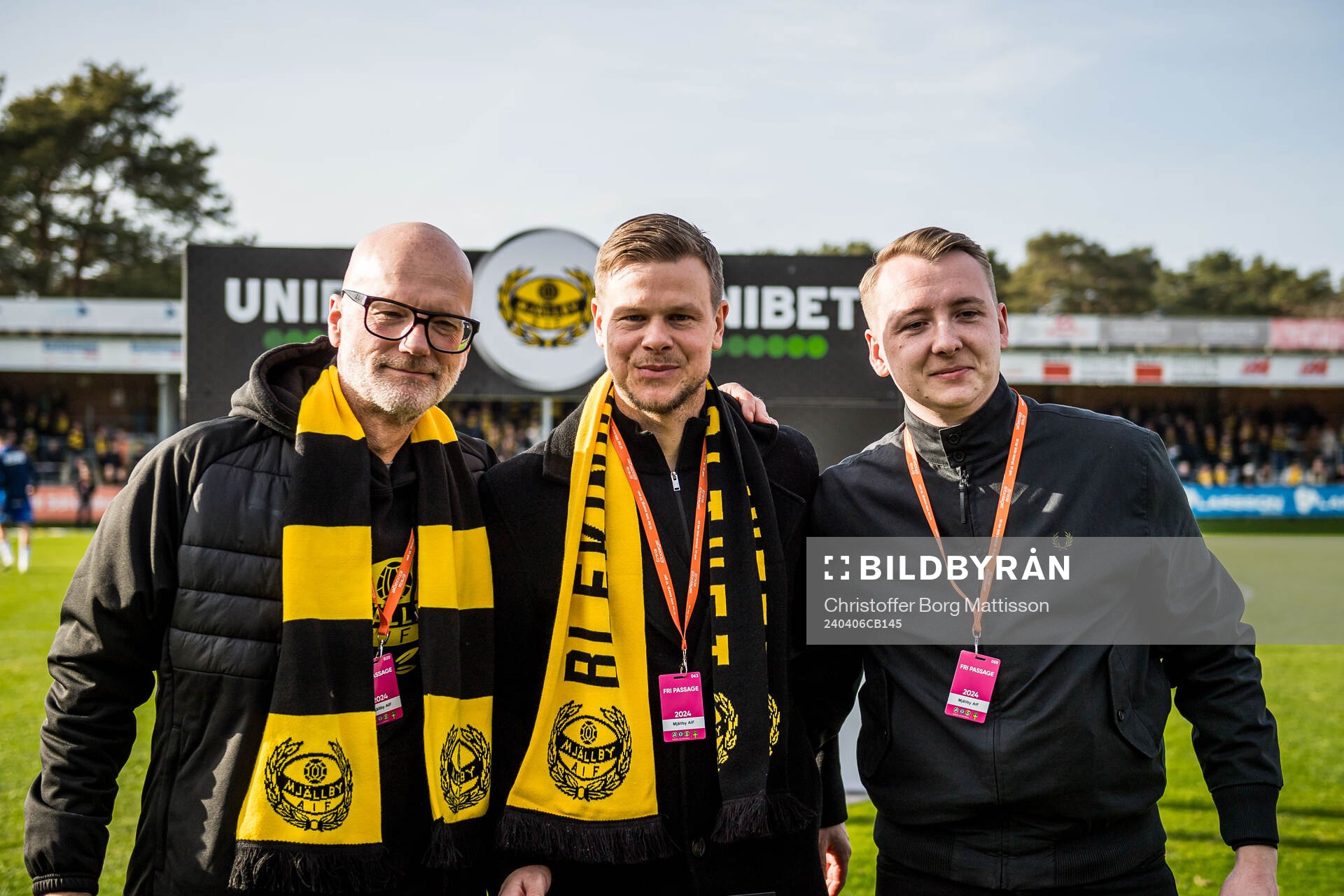 David Löfquist tackas av