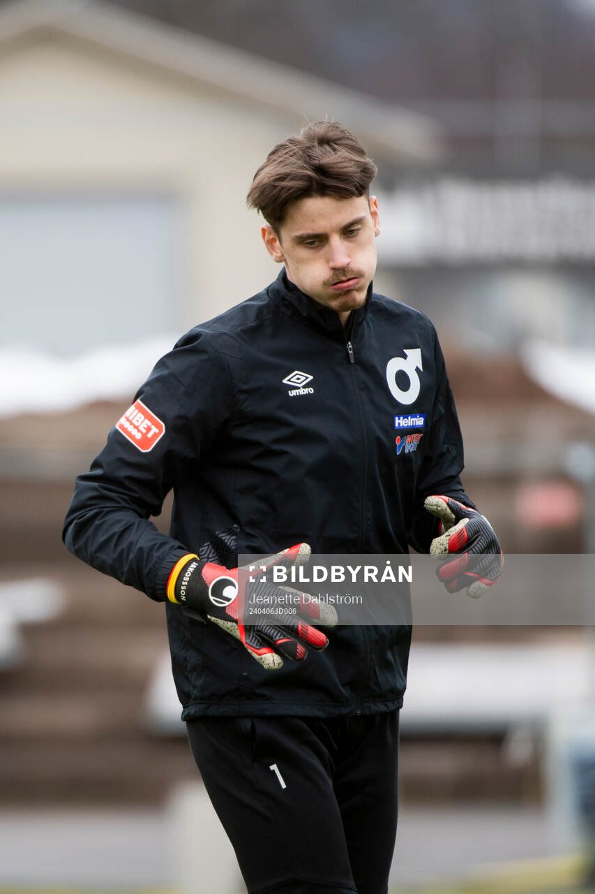 Degerfors målvakt  Wille Jakobsson