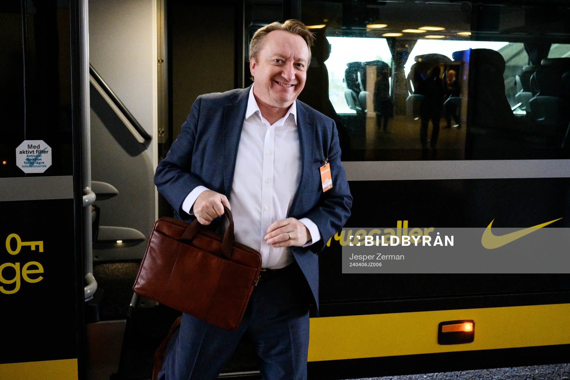 AIKs presschef Stefan Mellerborg anländer till arenan inför fotbollsmatchen i Allsvenskan mellan Brommapojkarna och AIK den 6 april 2024 i Stockholm. 