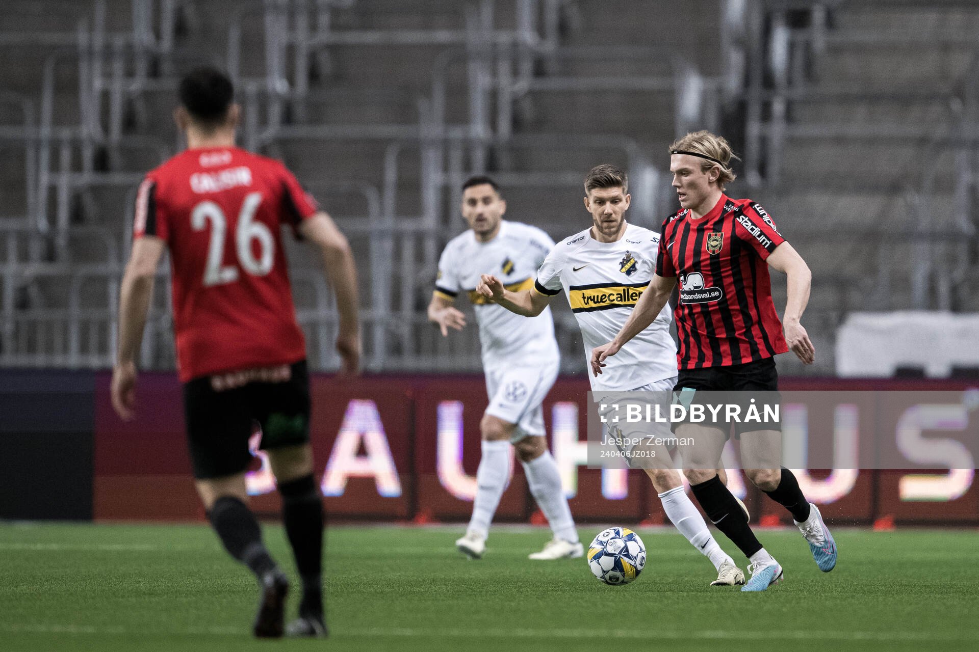 AIKs Anton Salétros och Brommapojkarnas Alexander Jensen