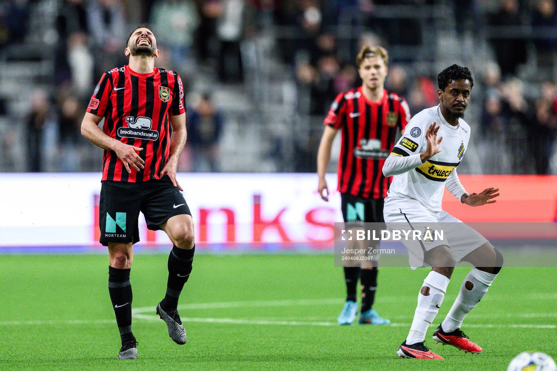 Brommapojkarnas André Calisir har ont