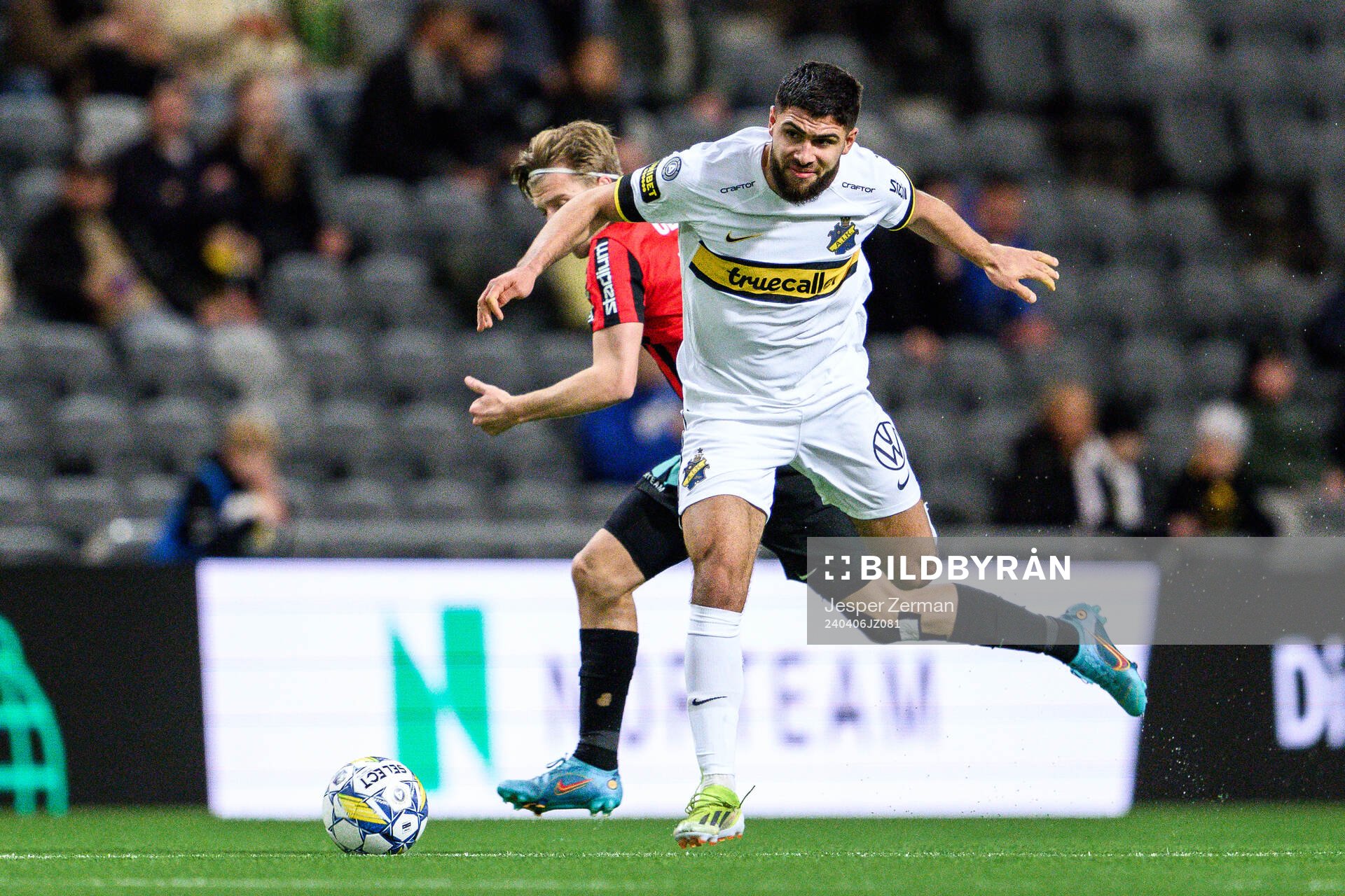 Brommapojkarnas Wilmer Odefalk och AIKs Omar Faraj