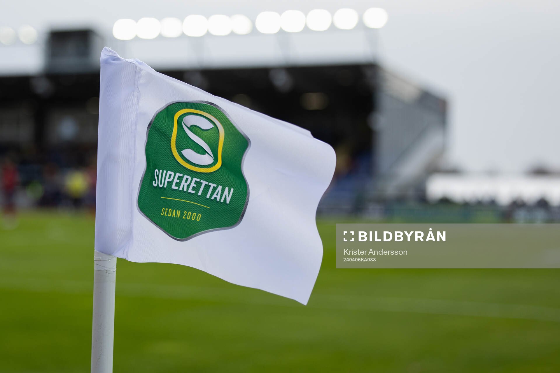 Hörnflagga under fotbollsmatchen i Superettan mellan Varberg och Öster den 6 april 2024 i Varberg. 