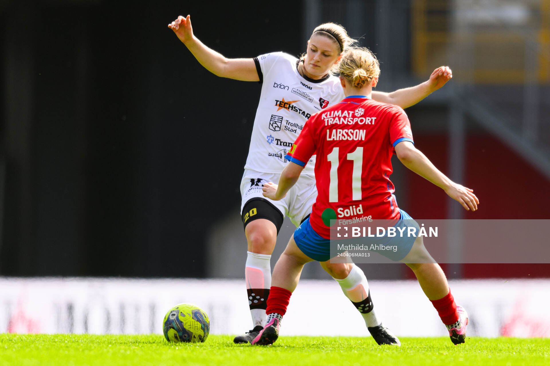 Trollhättans Sofia Olsson under fotbollsmatchen i Division 1 södra mellan Helsingborg och Trollhättan den 6 april 2024 i Helsingborg.