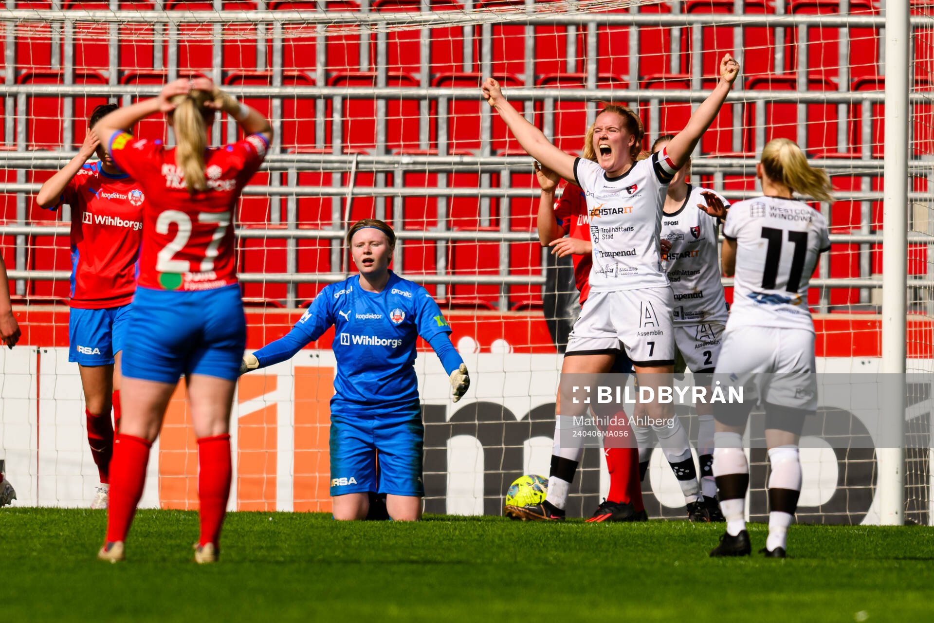 Helsingborg s målvakt Hannah Tegestål deppar och