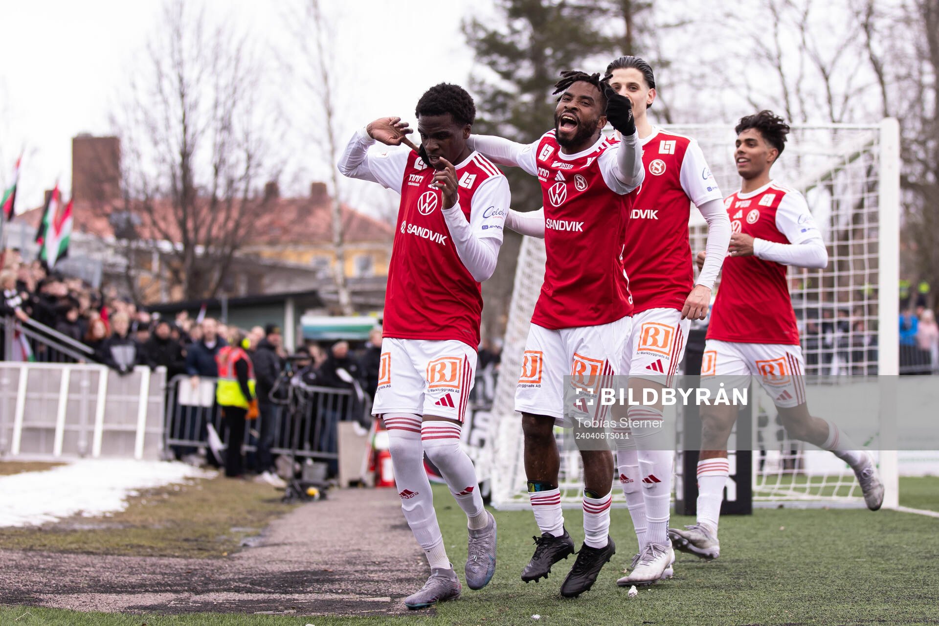 Sandvikens IFs Calvin Kabuye jublar