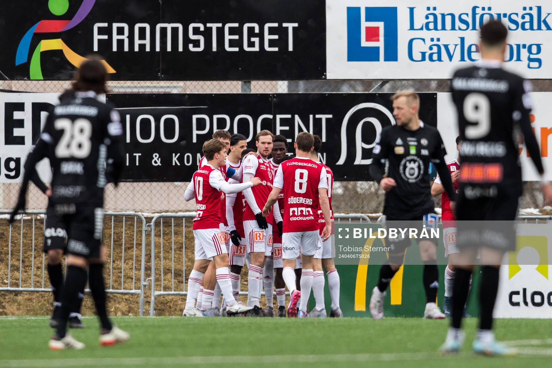 Sandvikens IFs Calvin Kabuye jublar 2-1