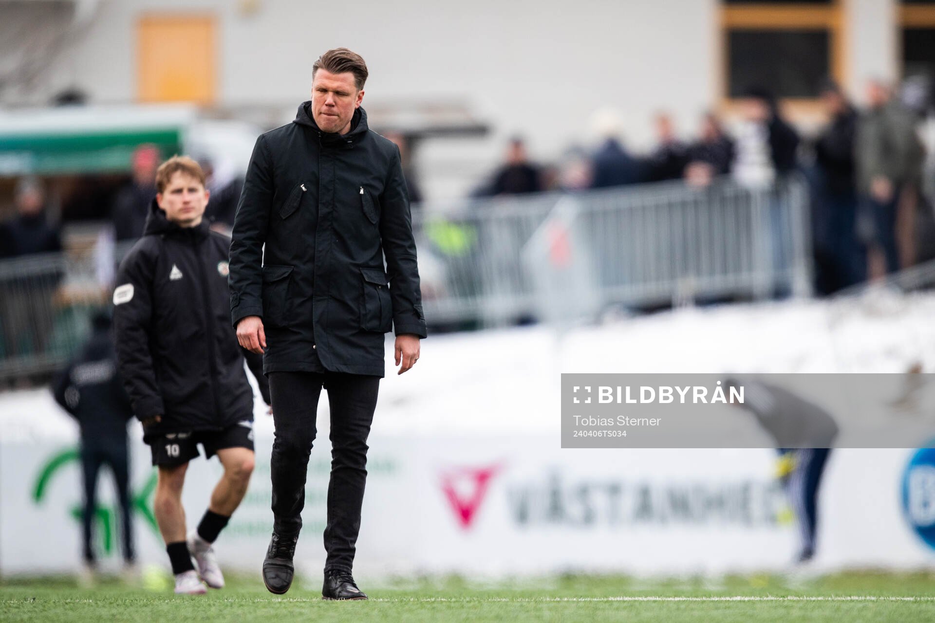 Örebros huvudtränare Christian Järdler deppar