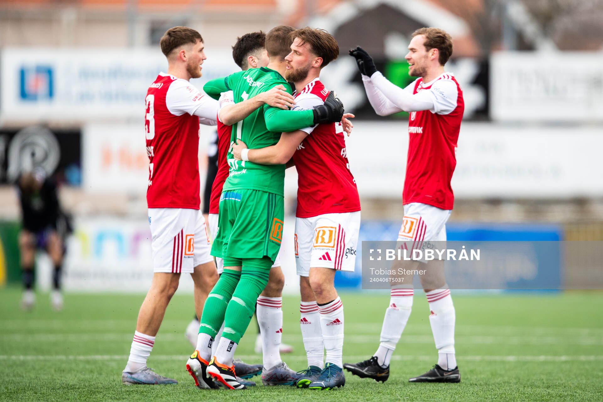 Sandvikens IFs spelare jublar