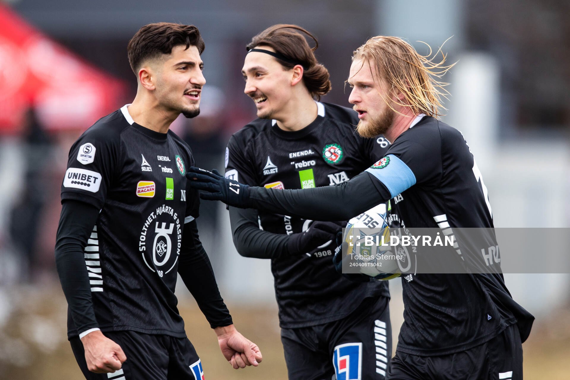 Örebros Kalle Holmberg jublar