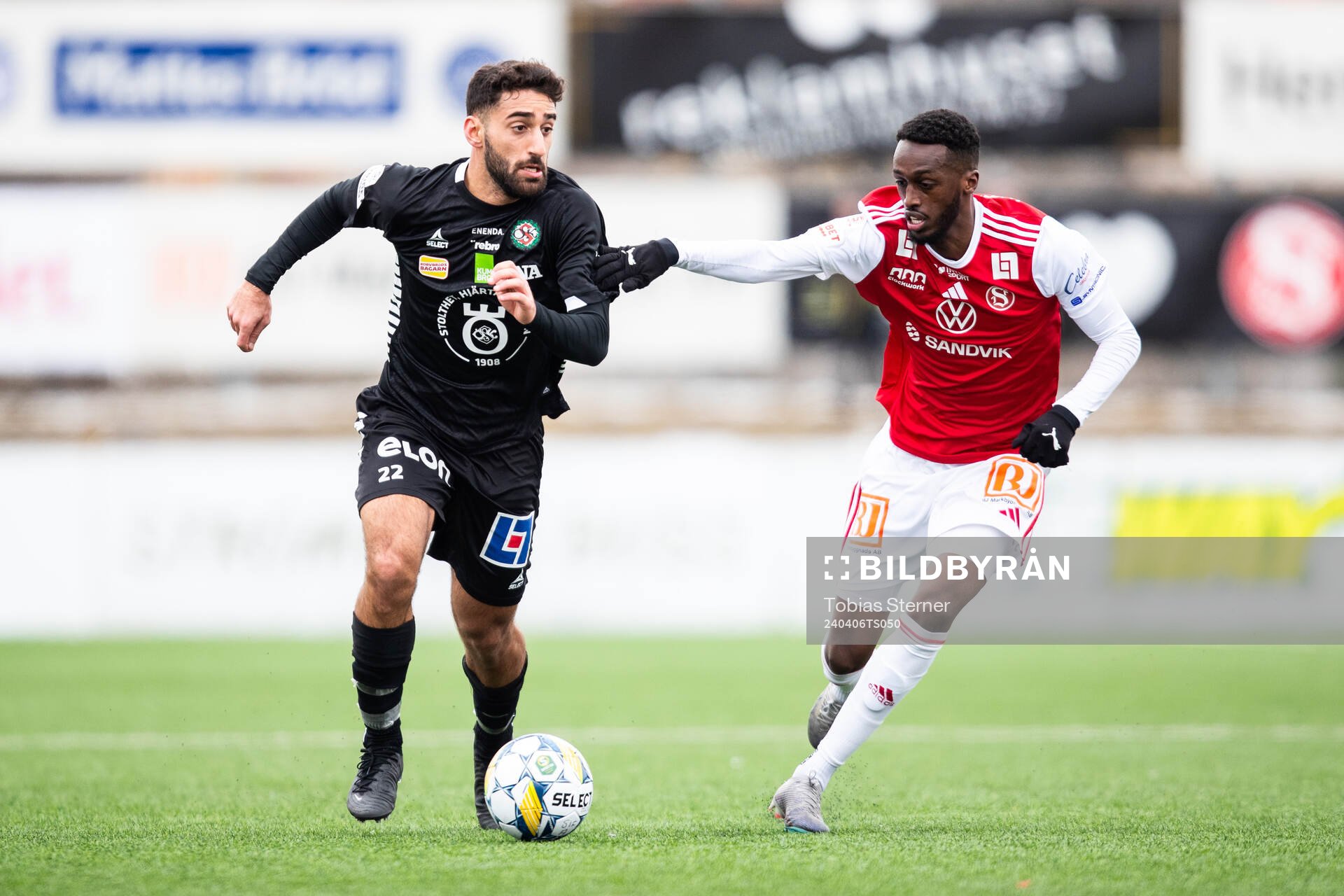 Örebros Lucas Shlimon och Sandvikens IFs Mohammed Mahammed