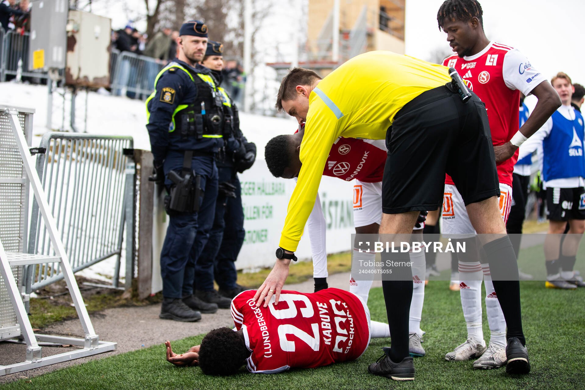 Sandvikens IFs Calvin Kabuye har ont