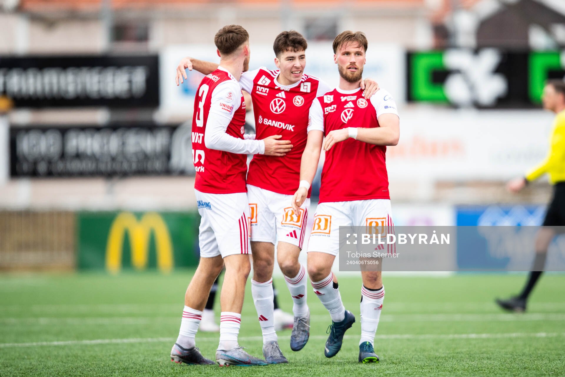 Sandvikens IFs Adam Kiani och Kasper Harletun jublar
