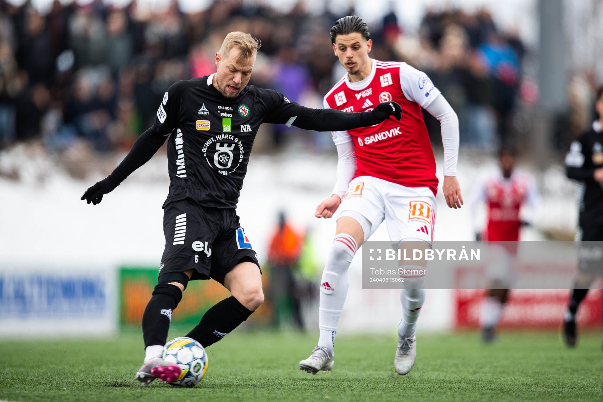 Örebros Sebastian Crona och Sandvikens IFs Alexandar Mutic